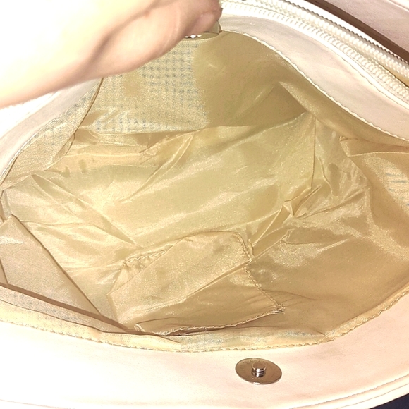 (1519) NWT BEBE Leather Handbag - Picture 5 of 9